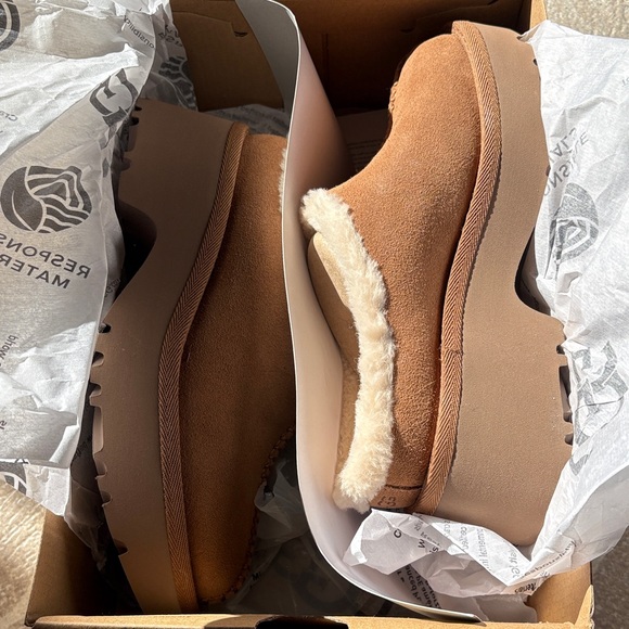 UGG Shoes - UGG w New Heights Cozy Clog Brand New in Box Ready to Ship